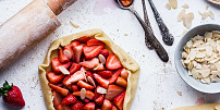 Upečte si koláč: Na přípravu skvělého křehkého těsta vám stačí jen tři ingredience! Víte, které to jsou?