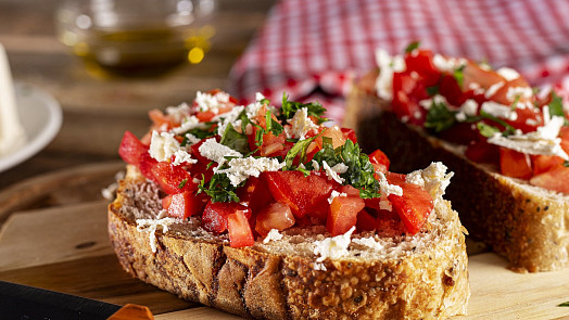 Když je opečený chleba národním pokladem: Bruschetta je nejoblíbenější topinka v Itálii