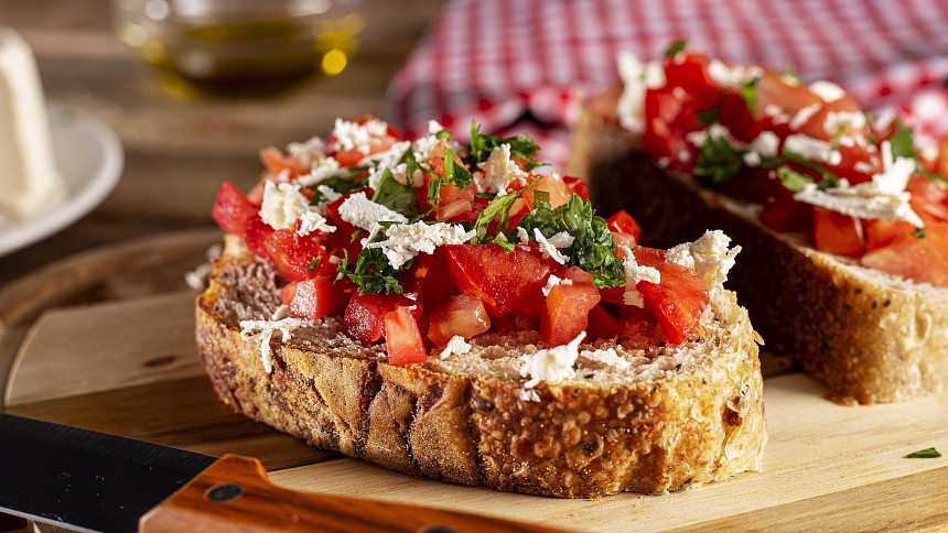 Když je opečený chleba národním pokladem: Bruschetta je nejoblíbenější topinka v Itálii