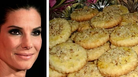 Jídelní rozmary slavných: Herečka Sandra Bullocková drží dietu šest  dnů v týdnu, ten sedmý si dopřává božské arašídové sušenky