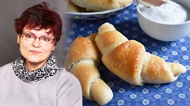 Pečeme s Ivou: Upečte si se mnou škvarkové rohlíčky! Voňavé škvarkovníčky vždy zmizí ze stolu bleskovou rychlostí