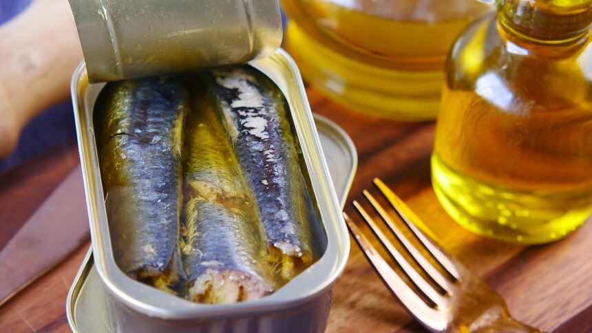 Proč dát přednost makrele před tuňákem? Obsahuje více omega 3 - mastných kyselin a méně rtuti