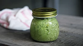 Skromná kuchyně: Nať z mrkve nevyhazujte, připravíte z ní vynikající a hlavně levné pesto