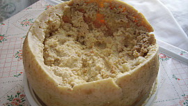 Jedlík testuje nejbizarnější kuchyně: Italský Casu marzu je sýr jen pro odvážné