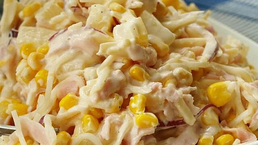 Vynikající celerový salát je hitem oslav: Nadchne vás chuť ananasu a kukuřice, nesmíte však přípravu uspěchat