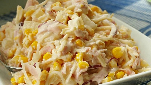 Vynikající celerový salát je hitem oslav: Nadchne vás chuť ananasu a kukuřice, nesmíte však přípravu uspěchat