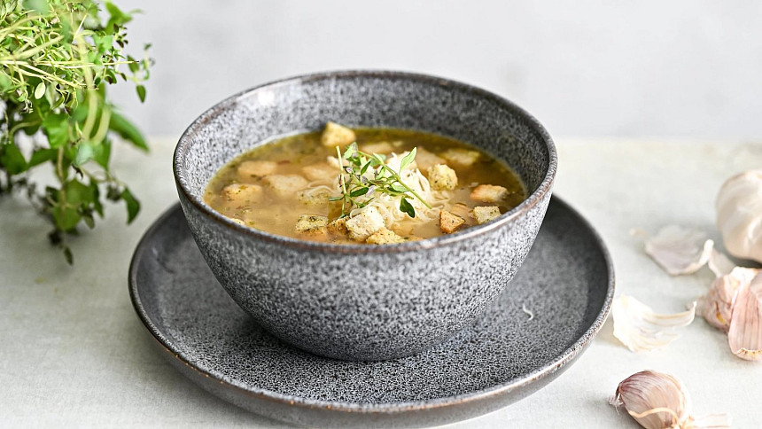 Poctivá česnečka dokáže zázraky, stačí si při její přípravě dát pozor na několik věcí.