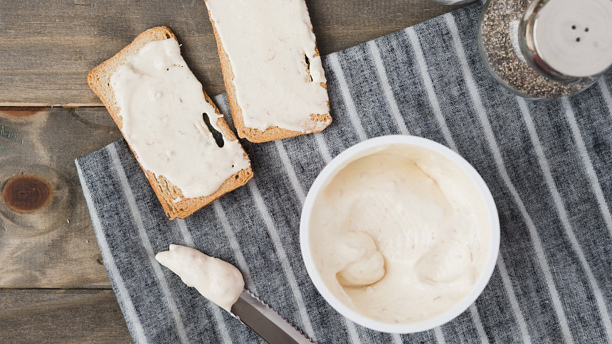 Tavený sýr nemusí být nutné zlo, stačí sledovat složení při jeho nákupu