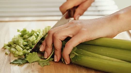 Odšťavněte si řapíkatý celer: Funguje jako afrodiziakum a pomůže i při hubnutí