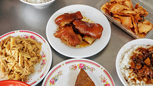 Pečené vepřové nožičky zazáří na silvestrovské oslavě i novoročním obědě: Měkké maso vyniká jemnou chutí