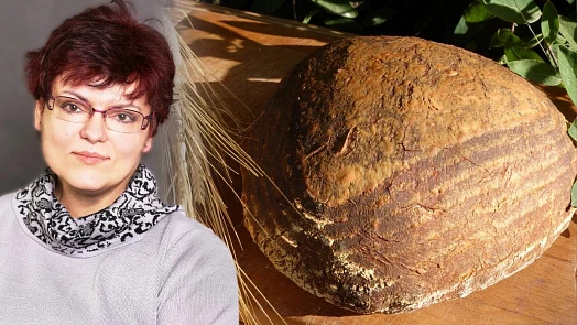 Pečeme s Ivou: Slunečnicový bochníček vás potěší svou výbornou chutí a tmavou střídou plnou semínek. Příprava je snadná