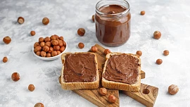Dokonalá domácí nutella: Připravíte si klasiku z lískových oříšků nebo verzi s bílou čokoládou?