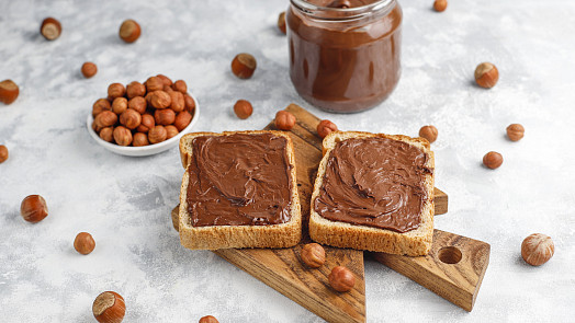 Dokonalá domácí nutella: Připravíte si klasiku z lískových oříšků nebo verzi s bílou čokoládou?