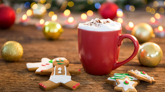 Domácí perníčkové latte vás vyjde na pouhých 26 Kč, v kavárně za něj zaplatíte klidně i 170 Kč. Připravíte ho snadno