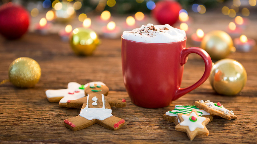 Perníčkové latte je hitem adventu. Snadno a výrazně levněji si ho připravíte i doma.