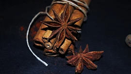 Malá encyklopedie vánočního koření: K čemu je dobrý anýz a kam se hodí badyán nebo zázvor?