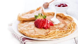 5 zaručených vychytávek, jak připravit tenké a nadýchané palačinky jako z francouzské cukrárny. Pomůže i máslo nebo sodovka