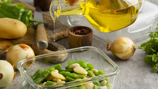 Jaký olej použít na smažení, pečení i do salátu? Přehled, který vám zachrání vaření