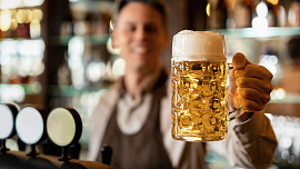 Pivní trendy roku 2023: V Česku roste obliba nealkoholických zlatavých moků a bodují i ovocné varianty a speciály