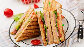 Snadný, rychlý a vynikající BLT sendvič: Víte, co se ukrývá pod tajemnou zkratkou a jak si sendvič připravit?