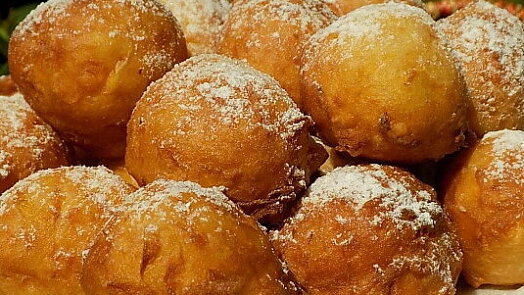Cuketové minikoblížky se zakysanou smetanou: Jsou vláčné, nadýchané a voní po citronu a rumu