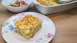 Letní variace na šunkofleky: Cuketa jim dodá šťavnatost a lehkost, díky vajíčkům zasytí