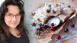 Holka u plotny radí: Jak na šlehačkovou bublaninu s třešněmi? Takhle se dělá podle cukrářky Katky