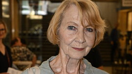 Daniela Kolářová slaví 80. narozeniny. Vaří zásadně v klidu a kvůli svému bramborovém salátu se pohádala s maminkou