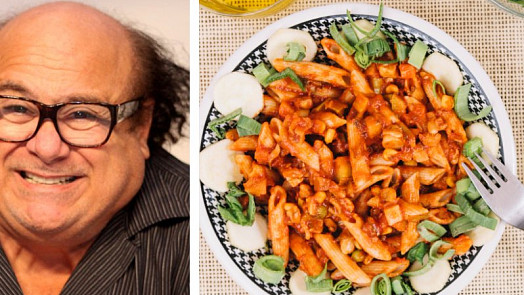 Jídelní rozmary slavných: Herec Danny DeVito rád vaří, těstoviny si připravuje vlastní čerstvé a umí to dokonale!