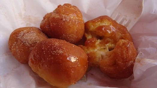 Deep fried butter aneb Smažené máslo: Kousky másla v křupavém těstíčku jsou sladkým pouťovým hitem z Ameriky