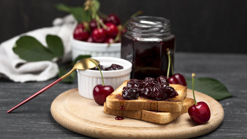 Třešňová klevela podle retro kuchařky: Trochu jiná marmeláda našich babiček je plná kousků ovoce