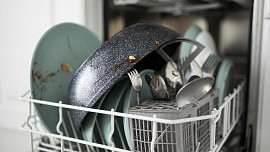 Expert varuje: Myčka je  „wellness resort“ pro bakterie a plísně, některé jsou tak odolné, že by mohly kolonizovat Mars
