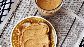 Domácí arašídové máslo a Nutella