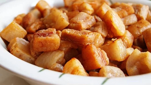 KVÍZ: Víte, jak připravit dokonalé škvarky a jemné sádlo? Otestujte si, jestli volíte správný postup a znáte všechny triky