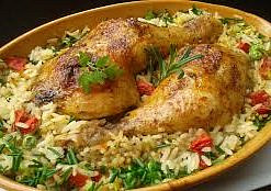 Zlatavé kuře s rýží z jednoho pekáče zvládne každý: Poctivý oběd se uvaří téměř sám a ta chuť vás ohromí