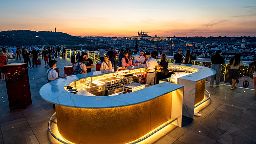 Vánoce bez stresu a s výhledem na celé město? Zkuste večeři ve Fly Vista!