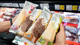 Češi milují zmrzlinu. Tesco rozšiřuje nabídku, láká na luxusní Tesco Finest i bio a veganské novinky