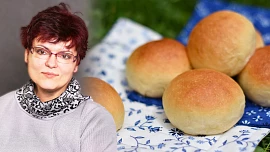 Pečeme s Ivou: Hrníčkový recept – úžasné univerzální kynuté jogurtové těsto na slané nebo sladké pečivo