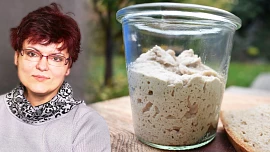 Pečeme s Ivou: Jak snadno a efektivně založit domácí žitný kvásek na pečení chleba? Tento návod je praktický a zvládne jej každý