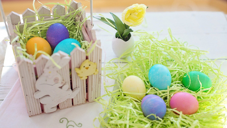 Takhle se Velikonoce slaví ve světě: Kde místo beránka pečou sladkou holubici?