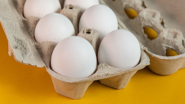 Odborník o vajíčkách v Lidlu: Proč už nejsou v „chlaďácích“ a může to nějak ovlivnit jejich kvalitu a trvanlivost?