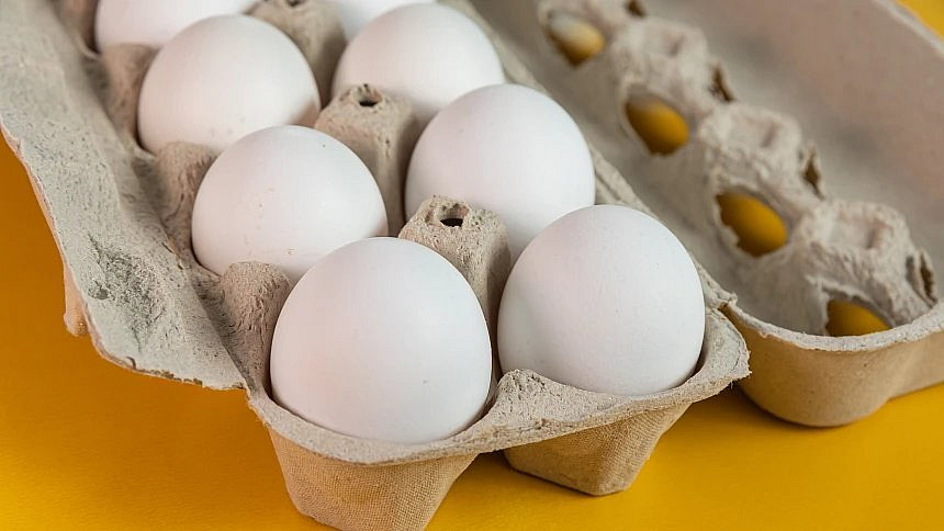Tohle místo v lednici vejce nesnáší: Přesto je tam dává skoro každý
