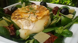 Grilování levou zadní: Jak na dokonalý hermelín? Jde to i bez alobalu!