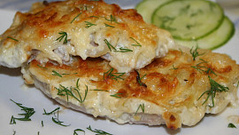 Už jste ochutnali farářské řízky? Pečou se v troubě a šťavnaté maso doplňuje oblíbená mléčná trojka