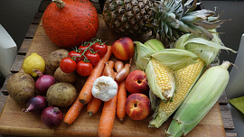 Jak pomoci vlákniny nastartovat hubnutí? Jednoduché tipy pomůžou do jídelníčku zařadit  ovesné vločky, ovoce i luštěniny