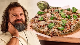 Buchty po ránu: Špenátová focaccia podle Josefa Maršálka se neobejde bez spousty bazalky a prospěje jí dlouhé kynutí