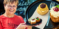 Ochutnali jsme dortíky z olomouckých tvarůžků. „Spotřebujeme jich až 50 kg týdně,“ říká majitelka cukrárny v Lošticích