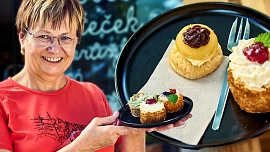 Před 17 lety otevřeli v Lošticích malý podnik. Dnes dělají s tvarůžky langoše, dortíky i větrníky a jezdí za nimi davy