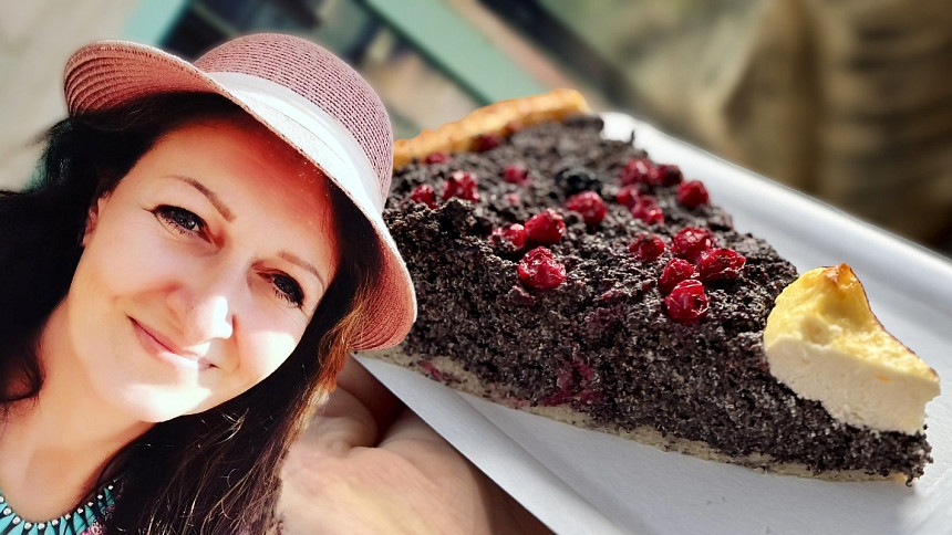 Low carb makový koláč s tvarohem a rybízem je šťavnatý, vláčný a úžasně dobrý.