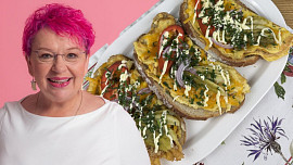 Plzeňská smaženka podle Mirky van Gils Slavíkové: Díky ní vzpomínám na svou první brigádu v mléčném baru, říká cukrářka Plzeňská smaženka podle Mirky van Gils Slavíkové: Díky ní vzpomínám na svou první brigádu v mléčném baru, říká cukrářka